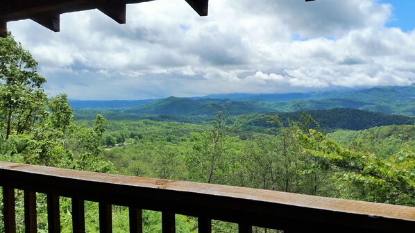 Deck View overlooking the valley and mountain ranges (Le Conte), May 2017