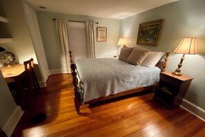 Bedroom (east)