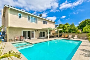 BACKYARD, BBQ, POOL & SPA