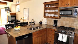 Granite Counter-Top & Stainless Steel Appliances
