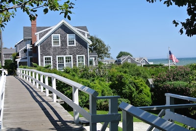 Luxurious Harbor View "Lilly" Cottage! Walk & bike to everything!