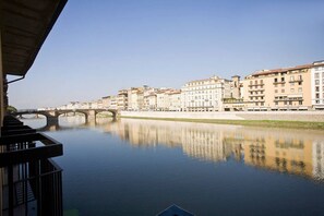 on the left: Ponte Santa Trinita