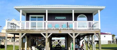 Playful Pelican, 2 BR 2BA, Sleeps 8, Pet Friendly