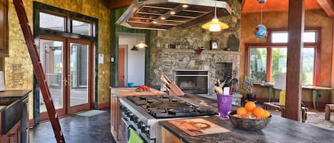 Kitchen island with stove/grill