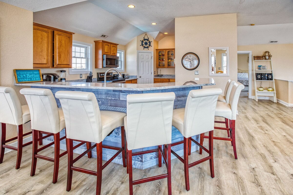 7 + Bedroom, 5.5 Bthrm – Pool/Hot Tub, Semi-Ocean Front – Sandbridge Beach, VA