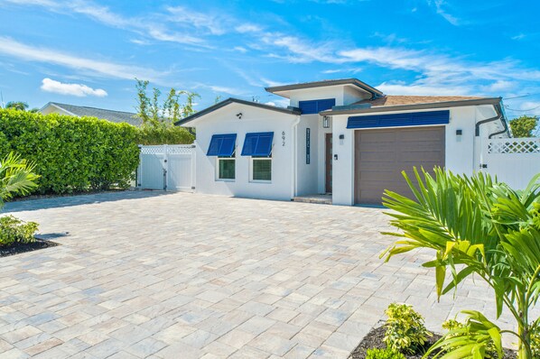 Front of house and driveway
