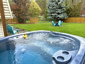 RELAX let your stress melt away in our hot bubbling 5-person outdoor Caldera Spa