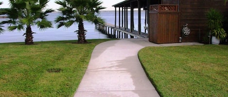 Walking up to the Lake Conroe Boathouse  entrance. 