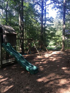 Home away from home! Private & secluded with picnic area and playground