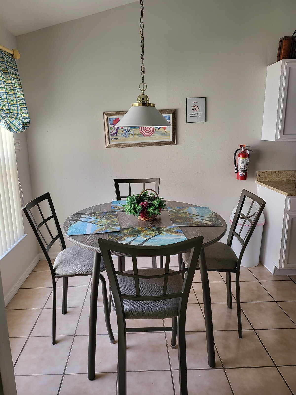 Newly renovated Family Friendly Private South Facing Villa near Disney