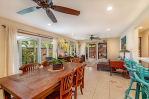 Spacious great room, leads to the private lanai and fenced yard, pet friendly~ 