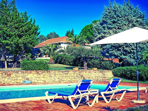 Villa Tullio swimming pool area