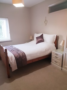 Chester Cottage in The City Chester -Award winning Superhost 2020. Pixie Terrace