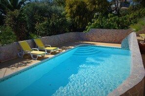 Private pool in a very intimate atmosphere