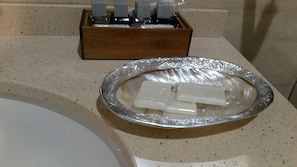 Équipements de salle de bain