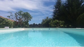 PRIVATE POOL