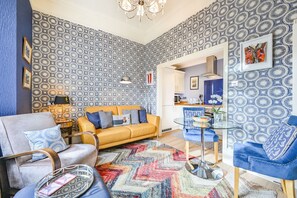 Living Room - Apartment 4 - The Muntham Luxury Holiday Apartments in Torquay