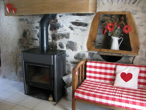 Wood burning stove