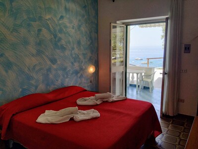100mt from the beach from 2 to 3 rooms and more, parking, terrace and garden.