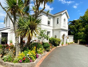 The Muntham Luxury self catering holiday accommodation in Torquay on The English Riviera