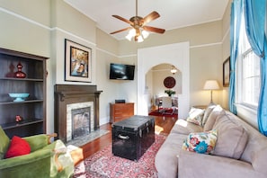 Spacious Living Room with wall mounted TV, Cable, DVR, MAX, WIFI 
