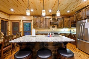 Kitchen/Bar