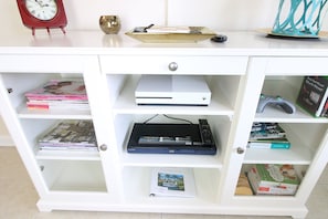 Blueray DVD player and xbox 1 S for the gamers.