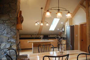 dining to kitchen