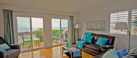 Amazing Ocean views from the living room and balcony!