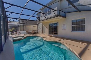 Private Pool, Free pool heat (Solar Panels), SS BBQ, outdoor seating with table