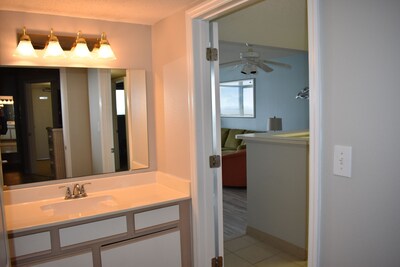 Gorgeous Oceanfront 3 Bedrooms Condo Sleeps 6-10 -Linens Included. 