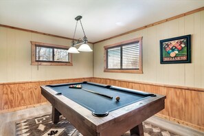 NEW pool table in downstairs game room