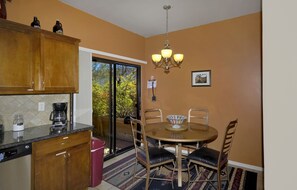 dining alcove