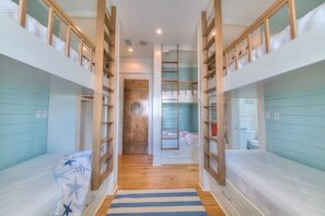 Bunk room 6 beds