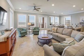 1st floor living with beautiful views of the gulf.