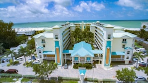 Sunset Vistas Beachfront Suites( Treasure Island)