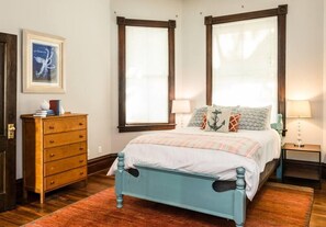 Middle Bedroom - Queen Bed. 