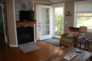 TV,  Wi-Fi equipped, with cable, Netflix and dvd player.  Also gas fireplace