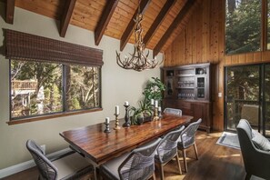 Dining Area | Beautiful seating and settings. Treetop view