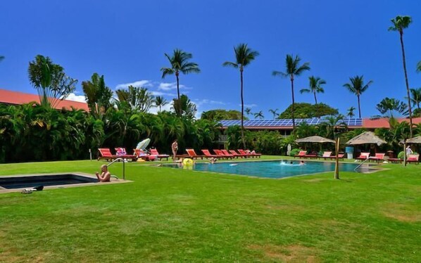 Main pool and hot tub at Aina Nalu Resort