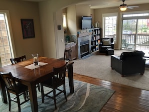 Great open floor plan, the dining area flows right into the living room.