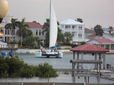 Its Got it All! Bayfront, Fishing, Views of Bay, Gulf , Island