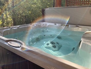 Private Hot Tub | Room for 6 People