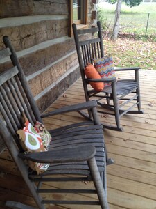 Log Cabin in Corinth, Ms. Close to Shiloh National Park & Pickwick Lake