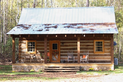 Log Cabin in Corinth, Ms. Close to Shiloh National Park & Pickwick Lake