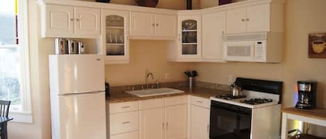 Beautifully Appointed Kitchen with Everything you Need.