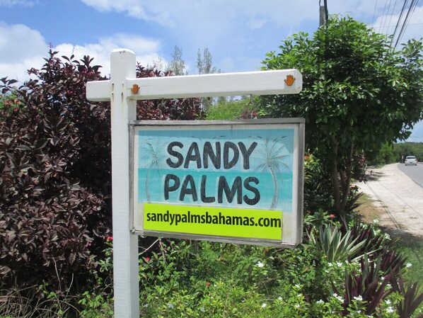 Road sign so you will find us!