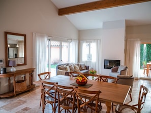 Living room - Dining room