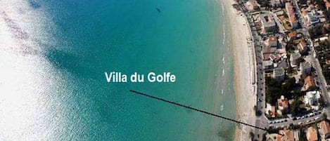 Situation de la villa sur la côte