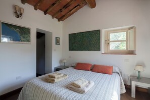 Piandellachiesa farmhouse vineyard airbnb winetastings petsallowed